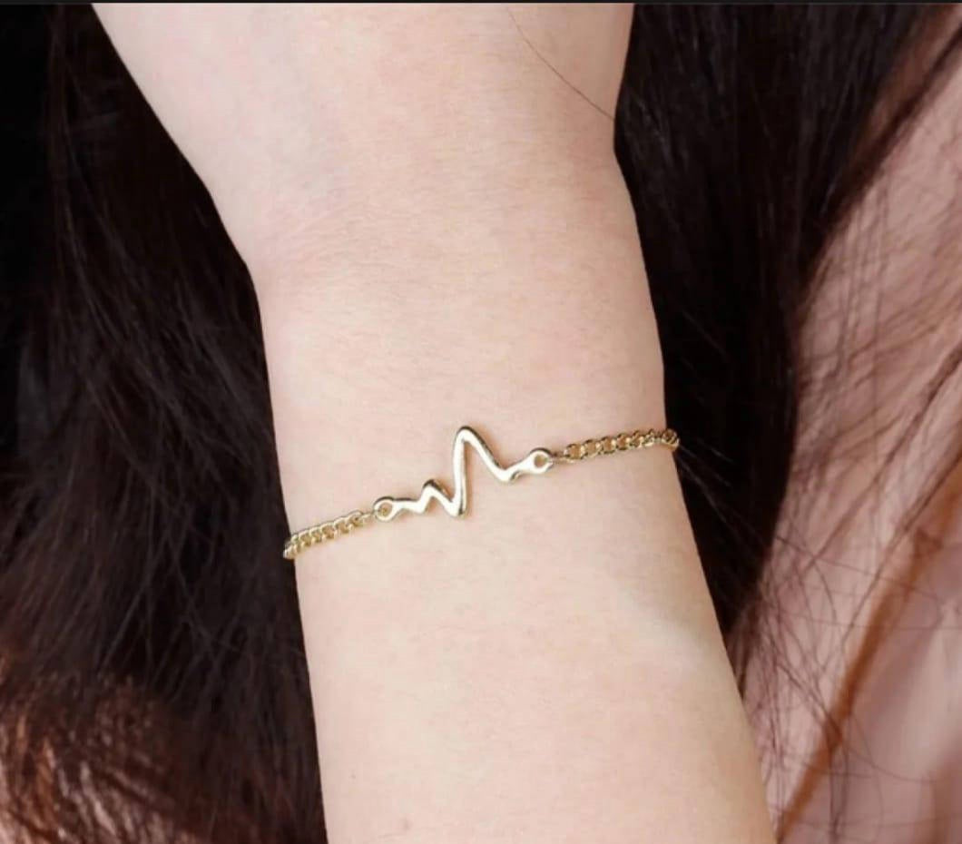 Elegant Adjustable  Chain Bracelet for Women