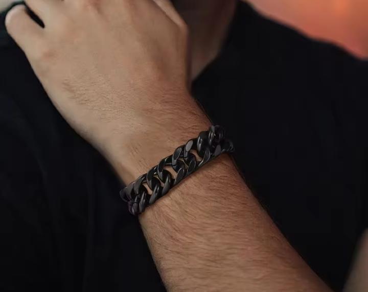 Trendy Black Link Bracelet – Durable & Sleek Unisex Jewelry