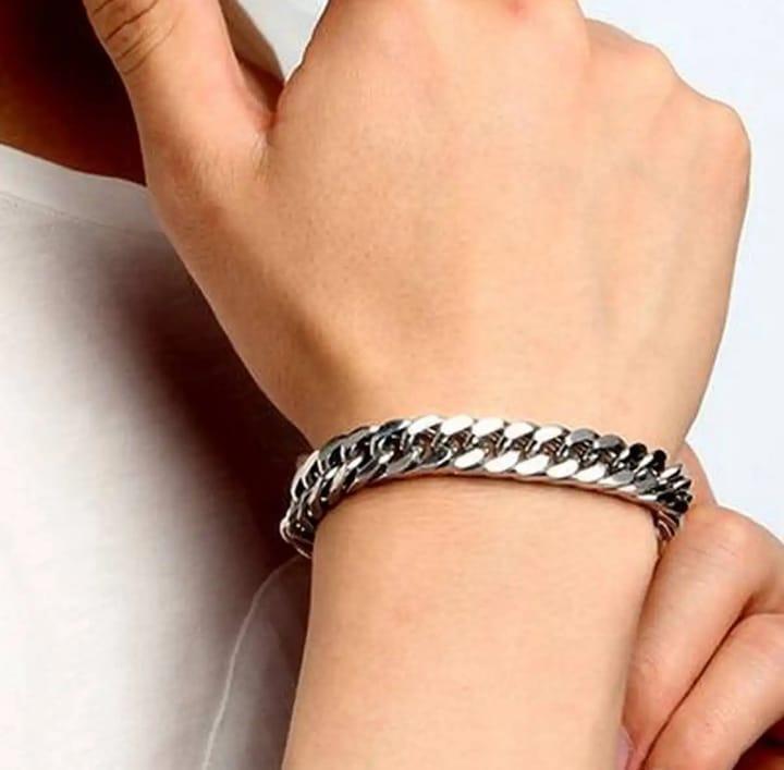 Luxury Stainless Steel Bracelet – Minimalist & Elegant Design